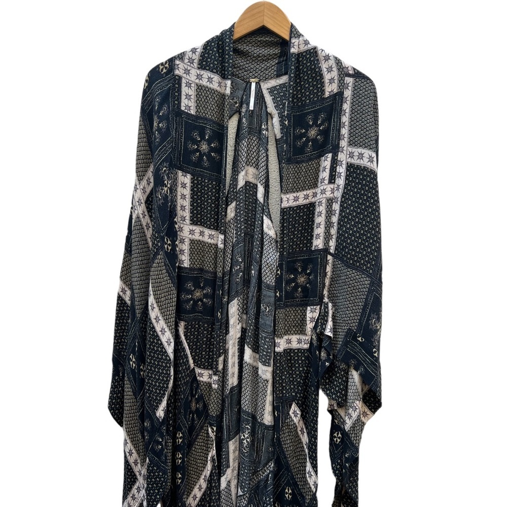 Free People Little Wing Rare Black Print Kimono Luxury Bohemian Duster Size XS/S - Picture 7 of 11